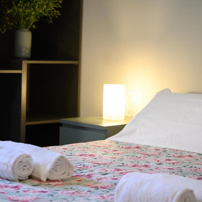 GuestHouse o Affittacamere Magenta Baylon Suite B - Camera Matrimoniale - 10
