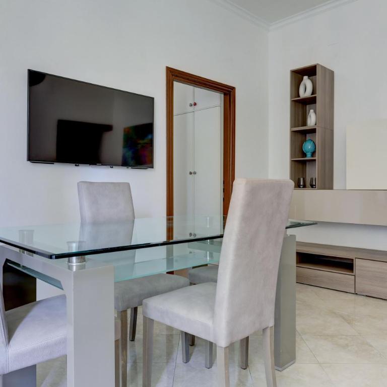 Vatican Apt Doria 64 - Home and More - One-Bedroom Apartment - 16