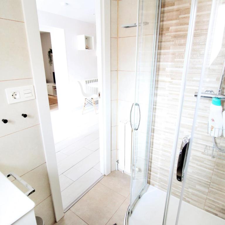 Apartamento moderno al pie de los Pirineos - Two-Bedroom Apartment - 21