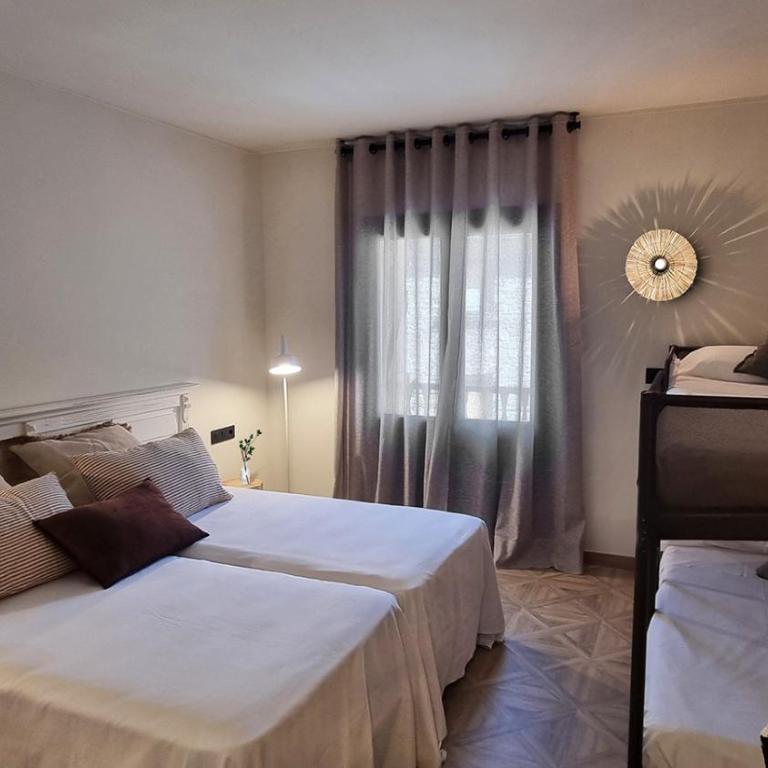 La Posada de Ruba - Family Room - 5