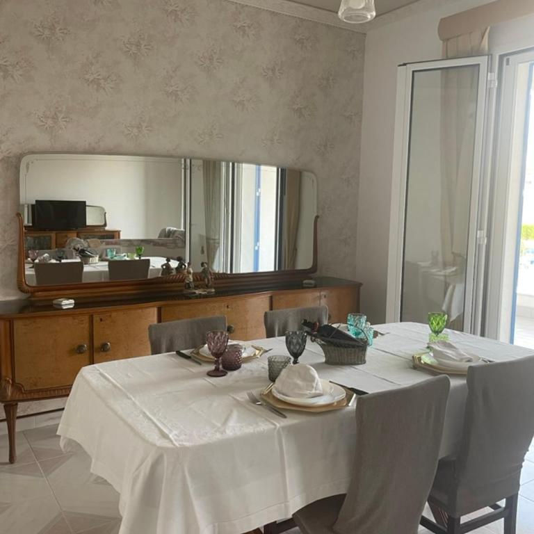 Casa Vacanze Villa Lena - Appartamento con 3 Camere da Letto e Vista Mare - 40