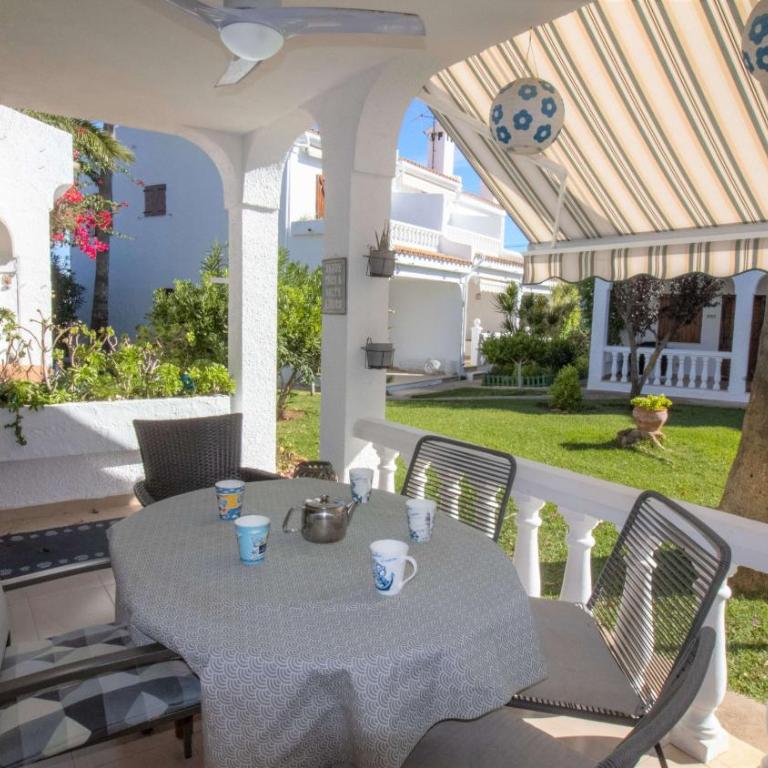 Casa adosada con piscina y jardin PLAYA ROMANA Albert Villas - Casa - 1