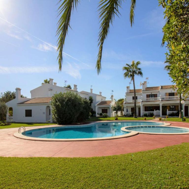 Casa adosada con piscina y jardin PLAYA ROMANA Albert Villas - Casa - 5