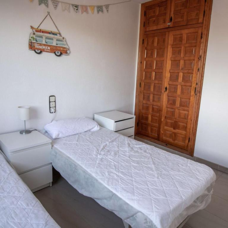 Casa adosada con piscina y jardin PLAYA ROMANA Albert Villas - Casa - 15