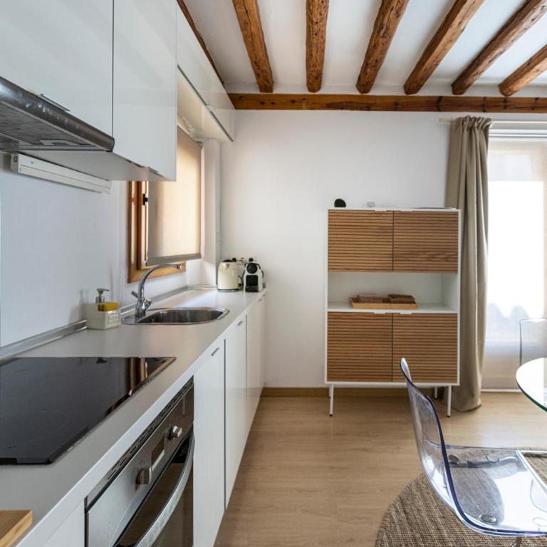Luminoso y céntrico piso al lado de la Plaza Mayor - Apartamento de 2 dormitorios - 19