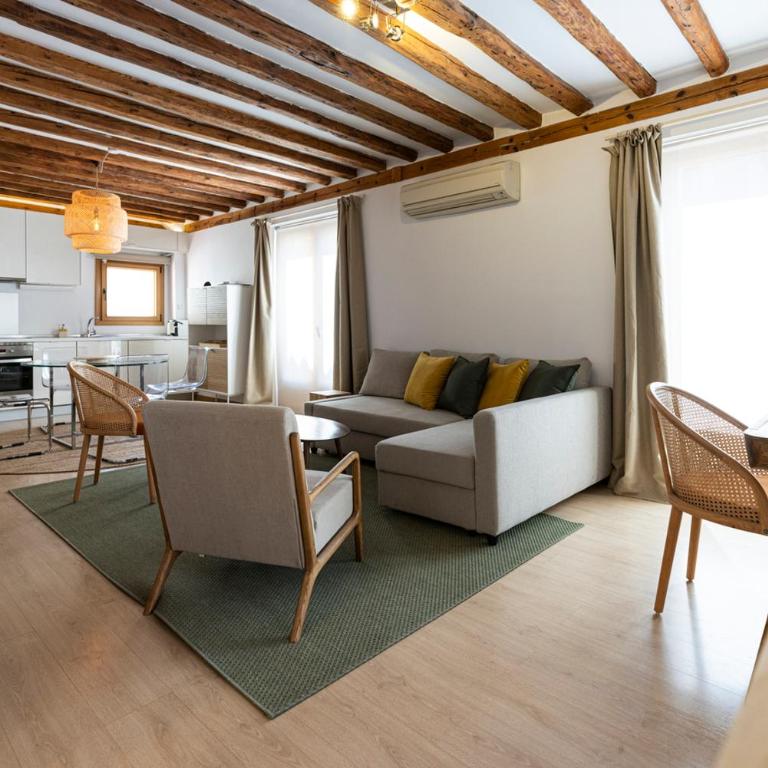 Luminoso y céntrico piso al lado de la Plaza Mayor - Apartamento de 2 dormitorios - 32