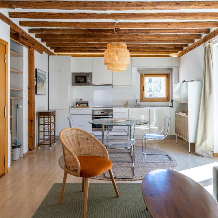 Luminoso y céntrico piso al lado de la Plaza Mayor - Apartamento de 2 dormitorios - 35