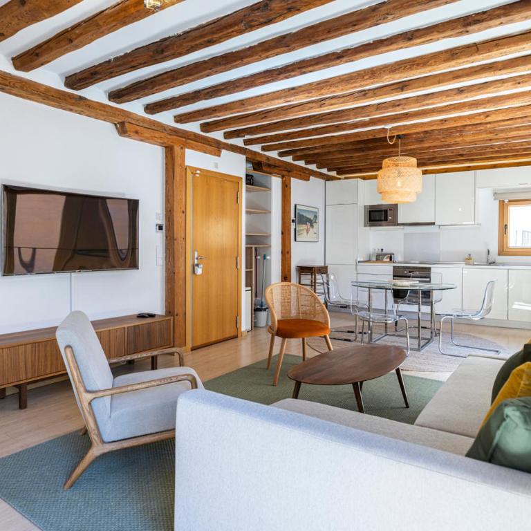 Luminoso y céntrico piso al lado de la Plaza Mayor - Apartamento de 2 dormitorios - 37