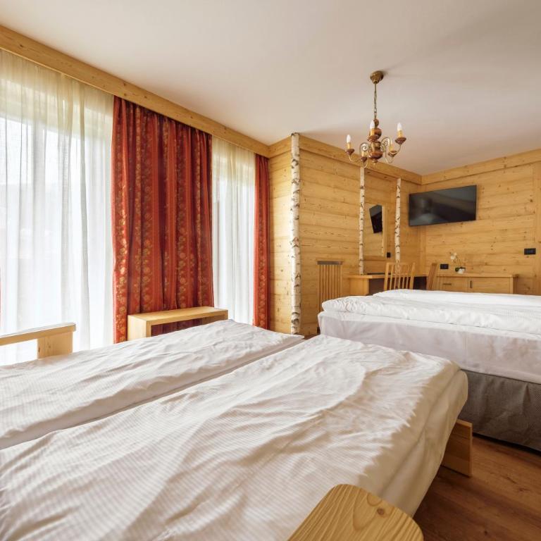 Hotel Columbia & Spa - Camera Familiare con Balcone e Vista - 9