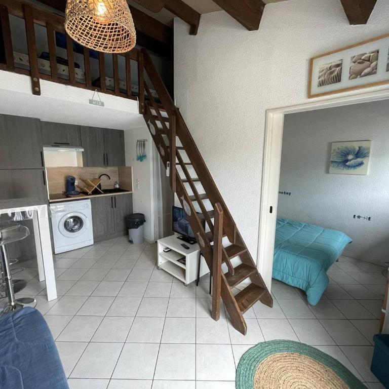 Charmante villa climatisée T2 mezzanine, 6 pers, terrasse ensoleillée, proche plage et commerces - FR-1-106-37 - Villa - 11