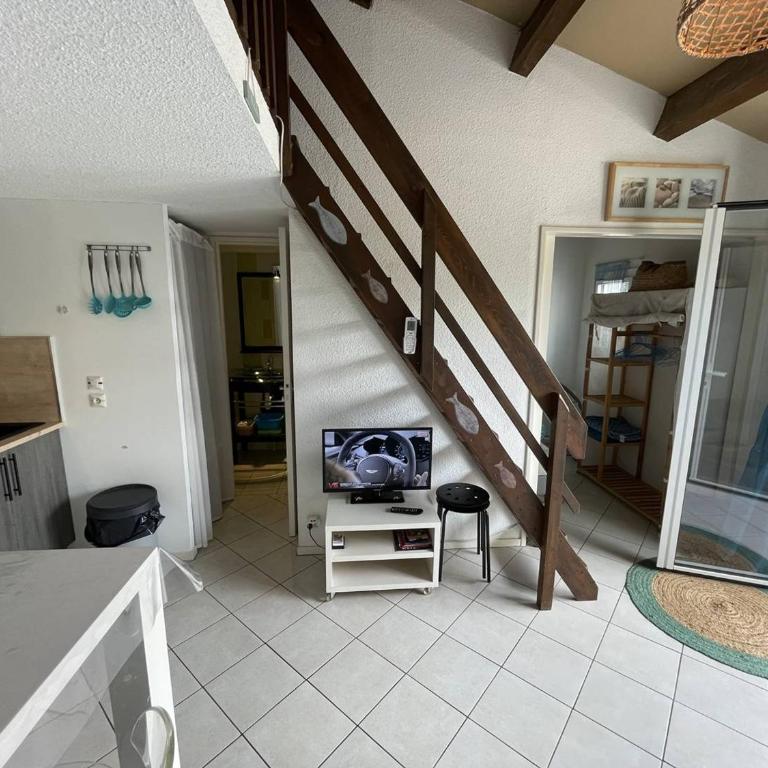 Charmante villa climatisée T2 mezzanine, 6 pers, terrasse ensoleillée, proche plage et commerces - FR-1-106-37 - Villa - 17