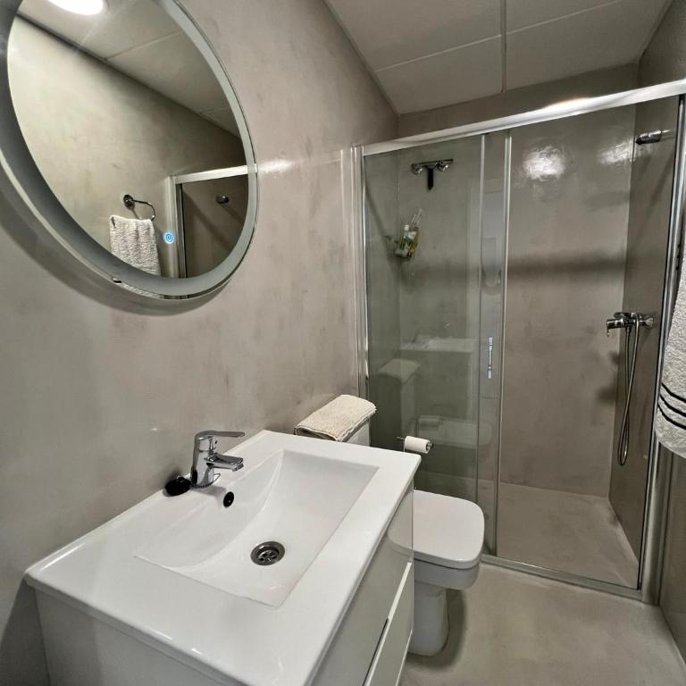 Luxury and new apartment with pool - Two-Bedroom Apartment - 10