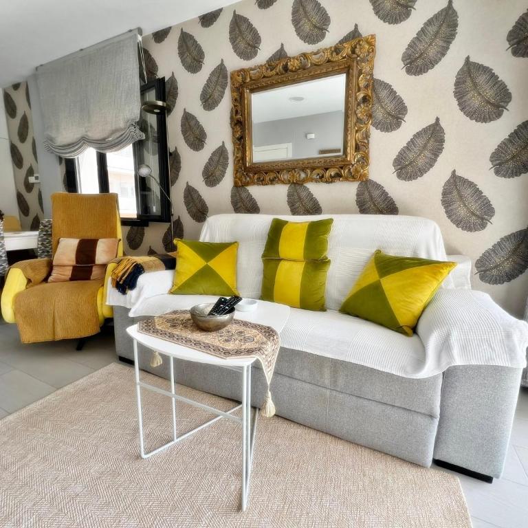 Luxury and new apartment with pool - Two-Bedroom Apartment - 11