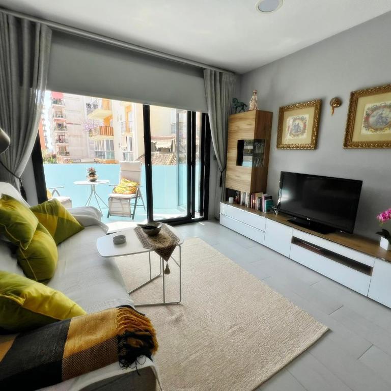 Luxury and new apartment with pool - Two-Bedroom Apartment - 12