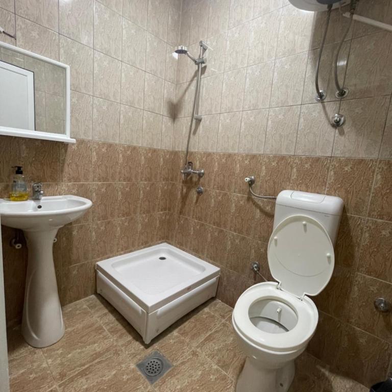 Kodra Apartments - Quadruple Room - 6