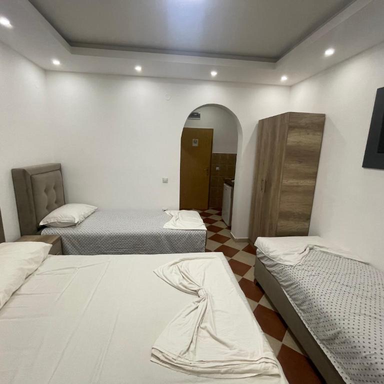 Kodra Apartments - Quadruple Room - 4