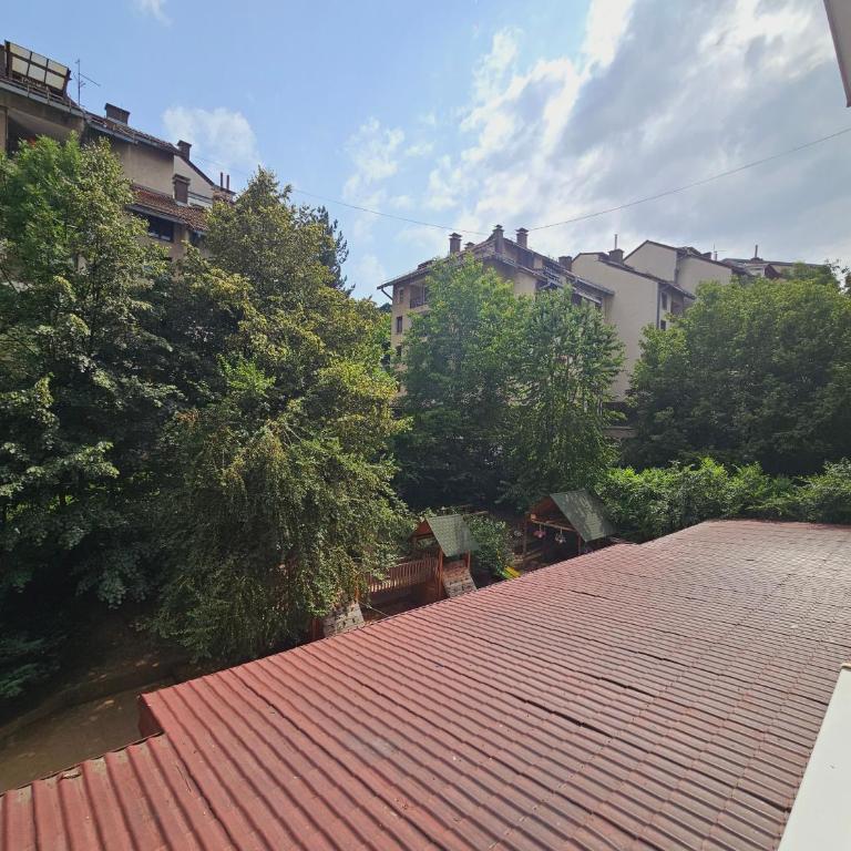 Cozy Sarajevo City Apartment - Apartman sa 2 Spavaće Sobe i Balkonom - 27
