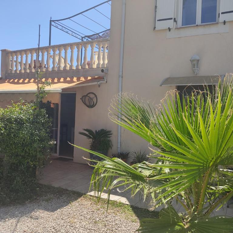 la ciotat belle maison centre ville avec parking - Haus mit 1 Schlafzimmer - 3