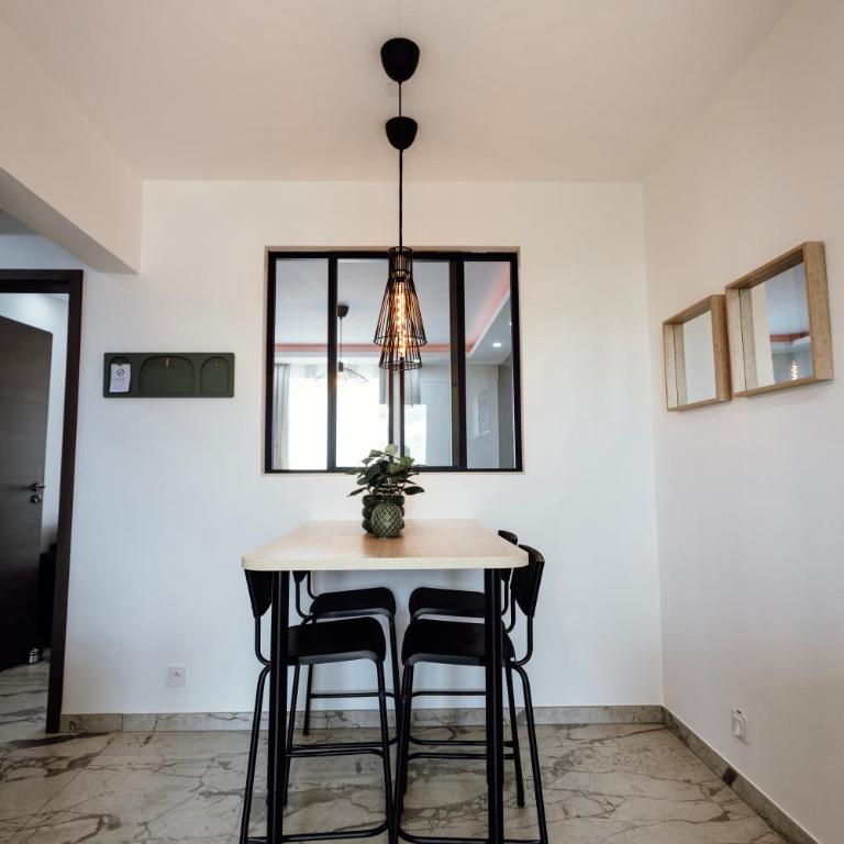 Prestige Lumineux Jacuzzi Parking privé - Appartement 1 Chambre - 55