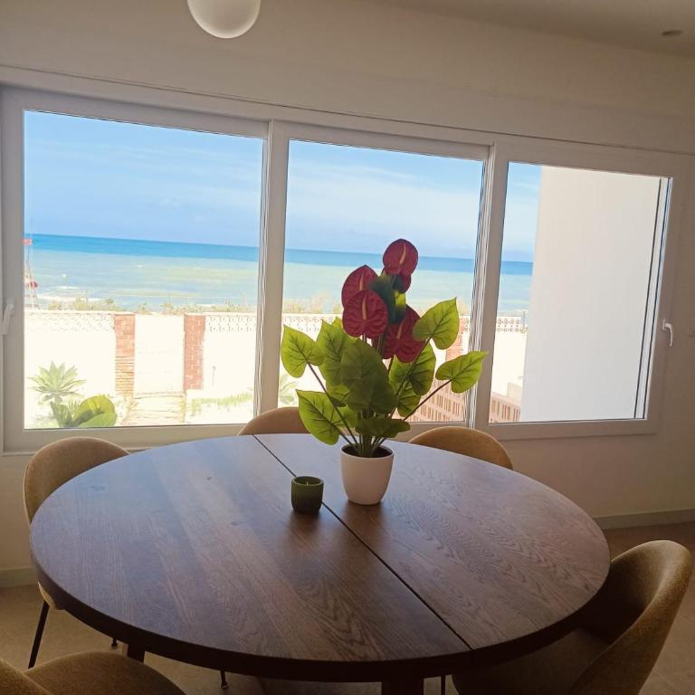 Vistas y terraza panorámica frente al mar en Denia, Las Rotas - Apartamento de 3 dormitorios con vistas al mar - 10