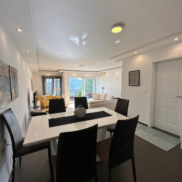 Villa Gegaj - Deluks Apartman sa 1 Spavaćom Sobom i Pogledom na Grad - 3