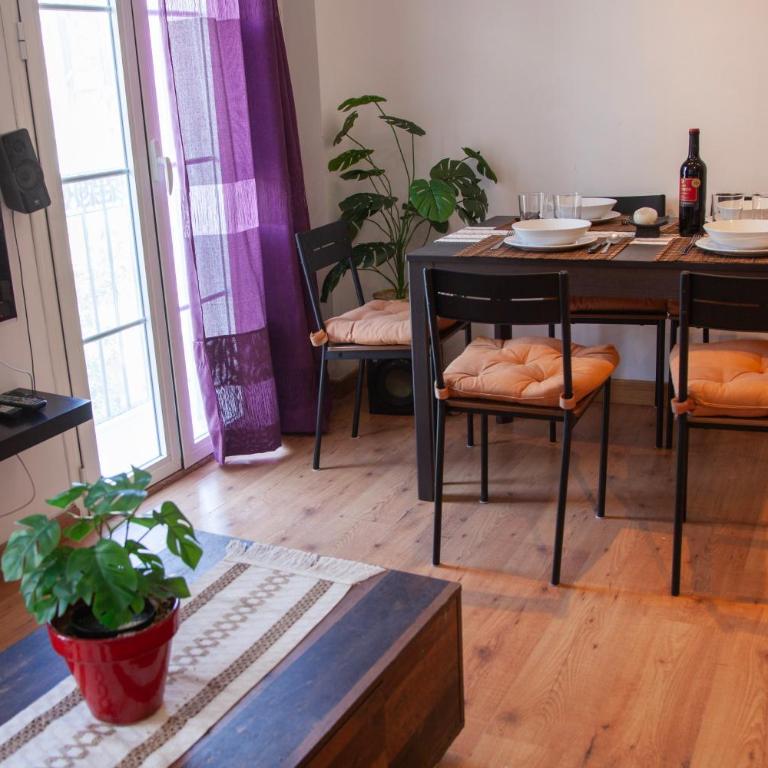 Duplex en Centro de Malaga, calle Nuño Gomez - Apartamento de 2 dormitorios - 63