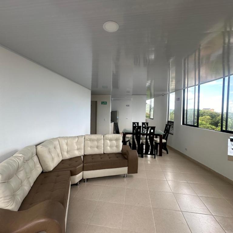 Edificio quinto nivel - Habitaciones privadas - Habitación Doble con baño privado - 12