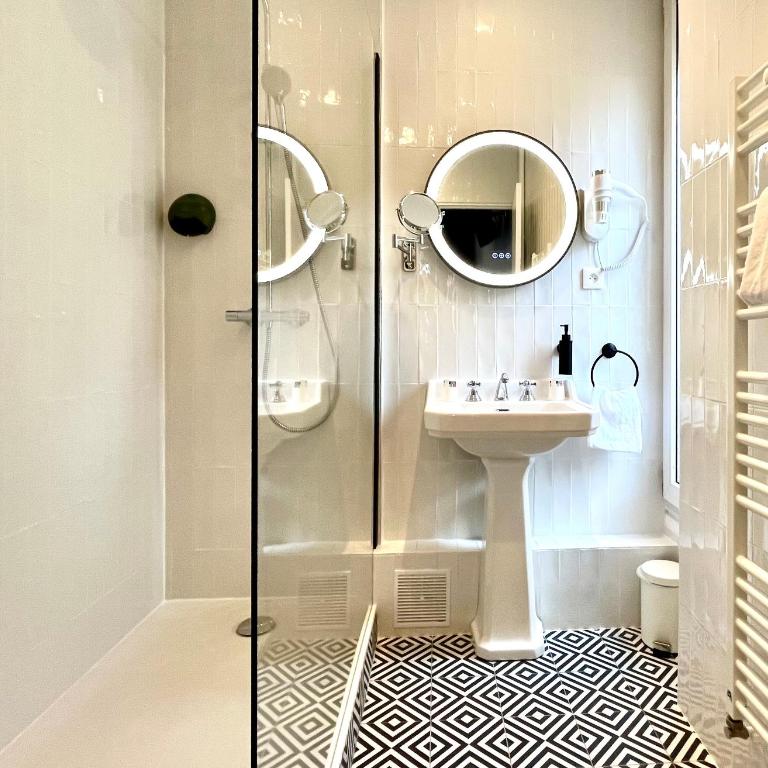 Hôtel Odessa Montparnasse - Chambre Lits Jumeaux Confort - 2
