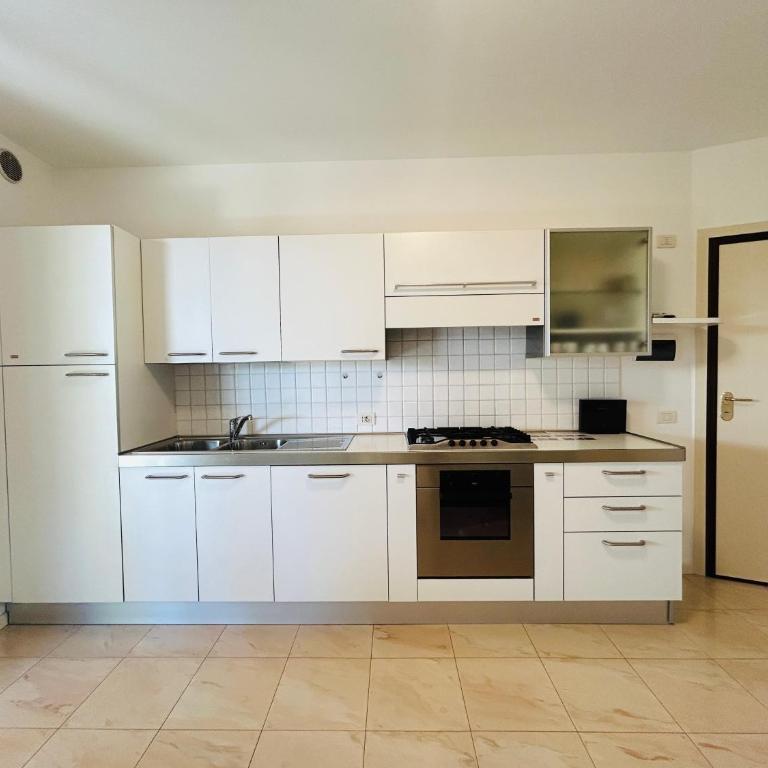Damiano Chiesa terrazzato -Flexrent Immobiliare Abissinia - Appartamento con 2 Camere da Letto - 17