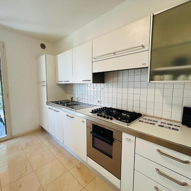 Damiano Chiesa terrazzato -Flexrent Immobiliare Abissinia - Appartamento con 2 Camere da Letto - 18