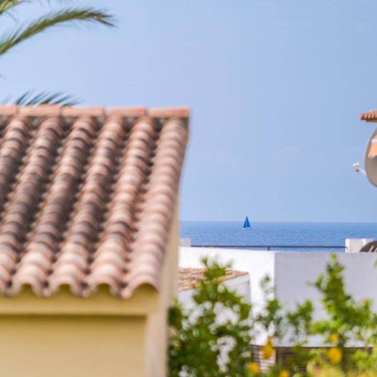 Aparto Almi - Two-Bedroom Apartment - 12