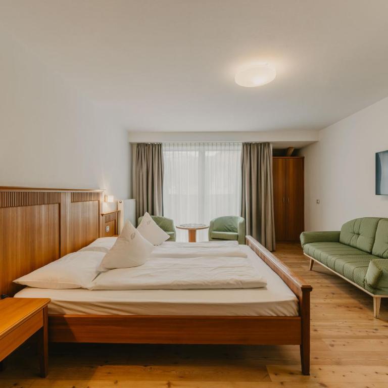 Hotel Garni Planaces - Camera Matrimoniale con Balcone - 3