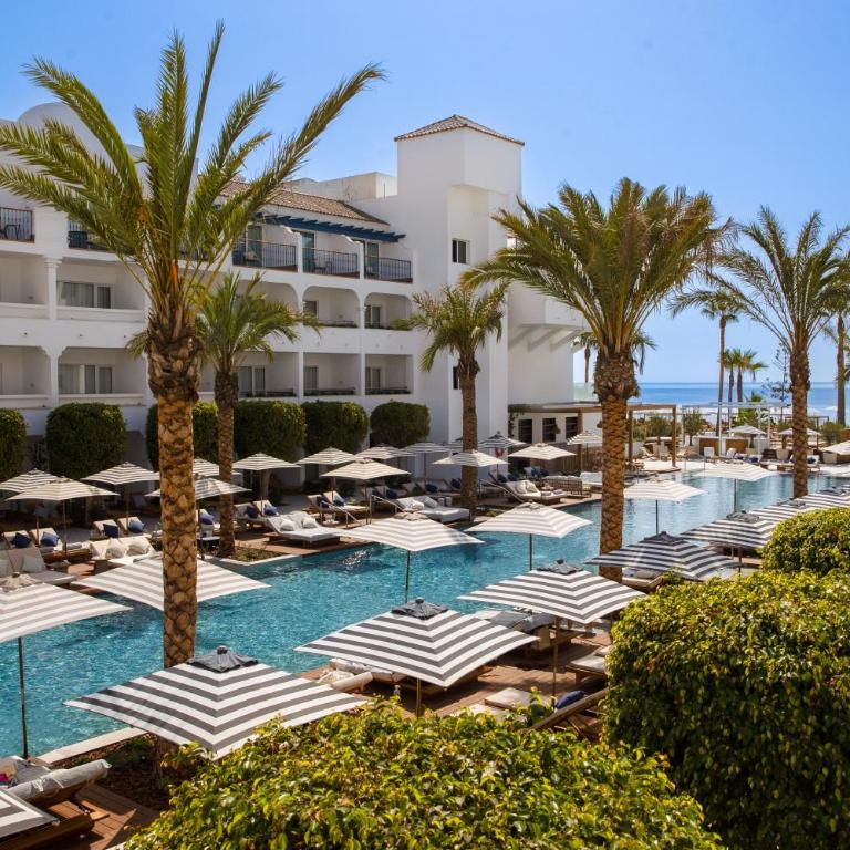 METT Marbella Estepona - Habitación Deluxe con vistas a la piscina y al mar - 1