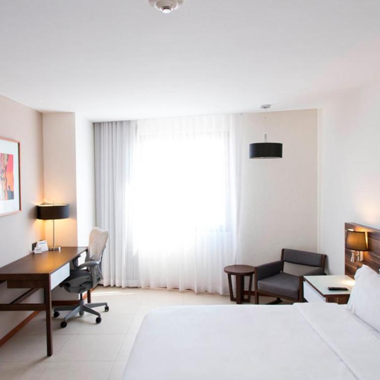 Holiday Inn Express Puerto Vallarta by IHG - Standard King Room - 2