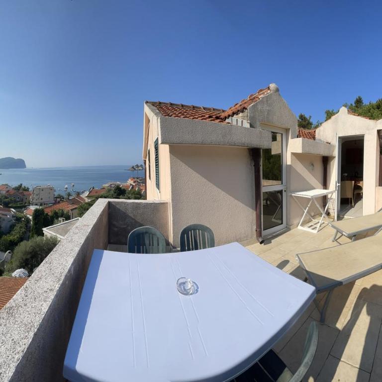 Katarina Apartments - Apartman s 2 Spavaće Sobe, Balkonom i Pogledom na More - u Potkrovlju - 2