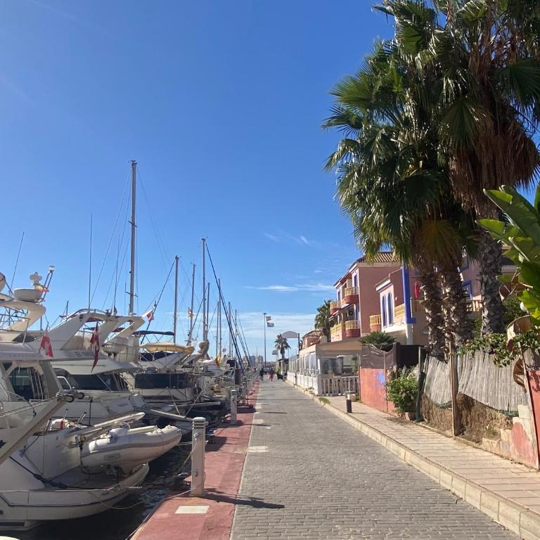 Luxury apartment with sea view Puerto Torrevieja - Apartamento de 3 dormitorios - 23