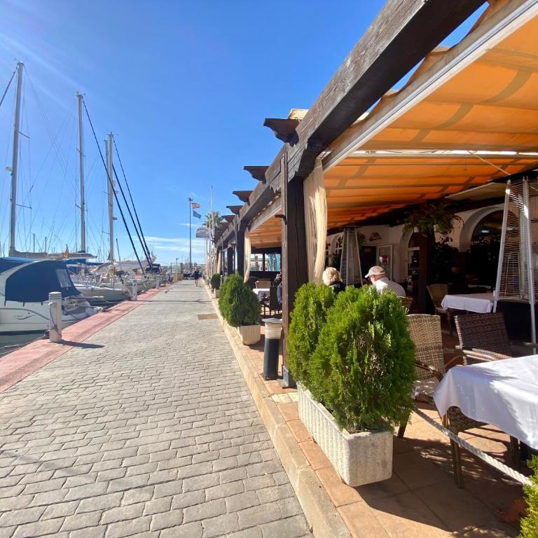 Luxury apartment with sea view Puerto Torrevieja - Apartamento de 3 dormitorios - 41