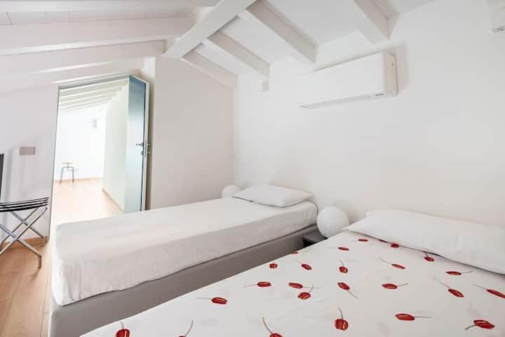 Domus: modern Loft in the center of Parma - Casa con 3 Camere da Letto - 17