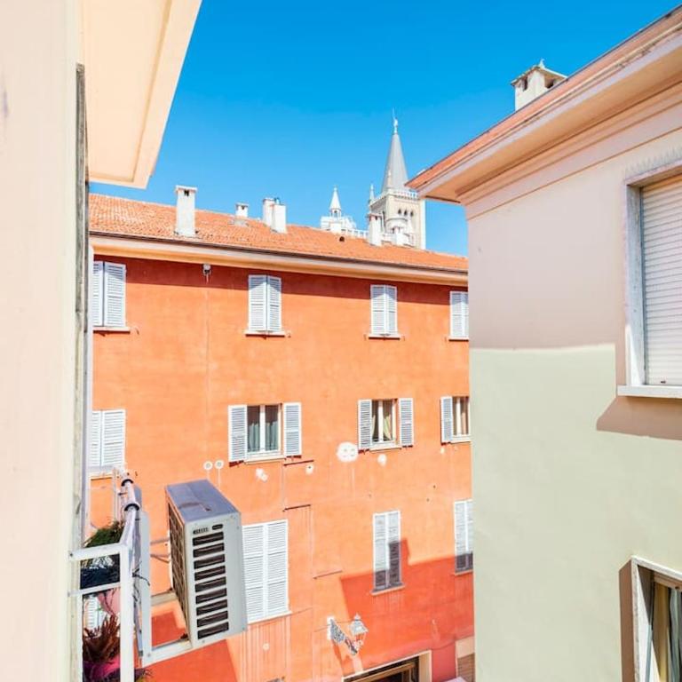 Domus: modern Loft in the center of Parma - Casa con 3 Camere da Letto - 24