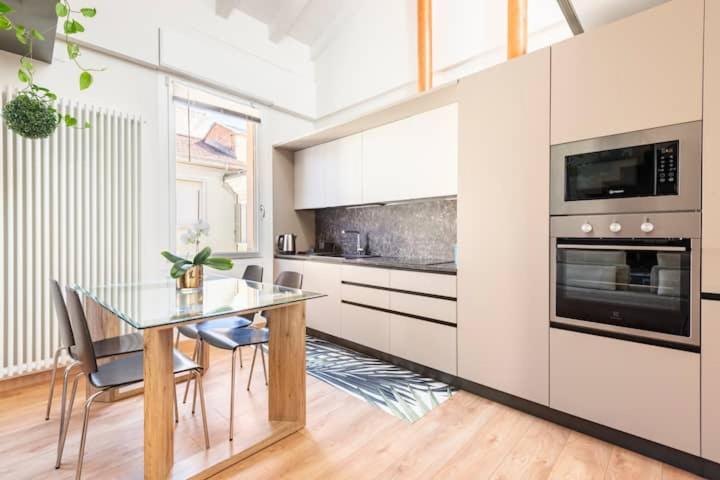 Domus: modern Loft in the center of Parma - Casa con 3 Camere da Letto - 11