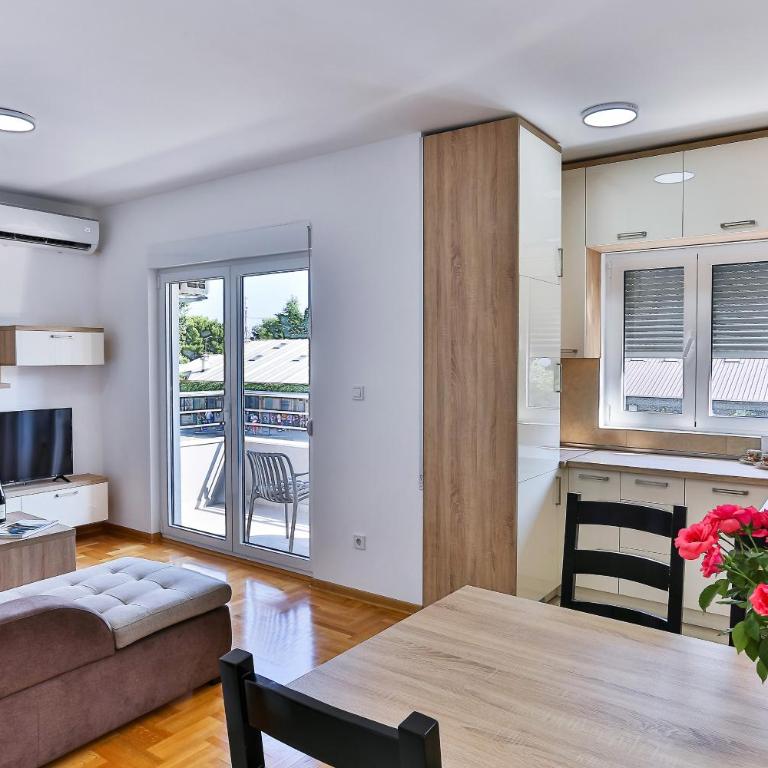 Montesun Dario Apartments - Two-Bedroom Apartment - 7
