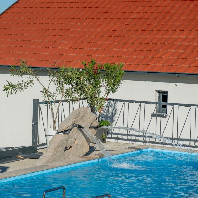 Stara Kruska - Two-Bedroom House - 9