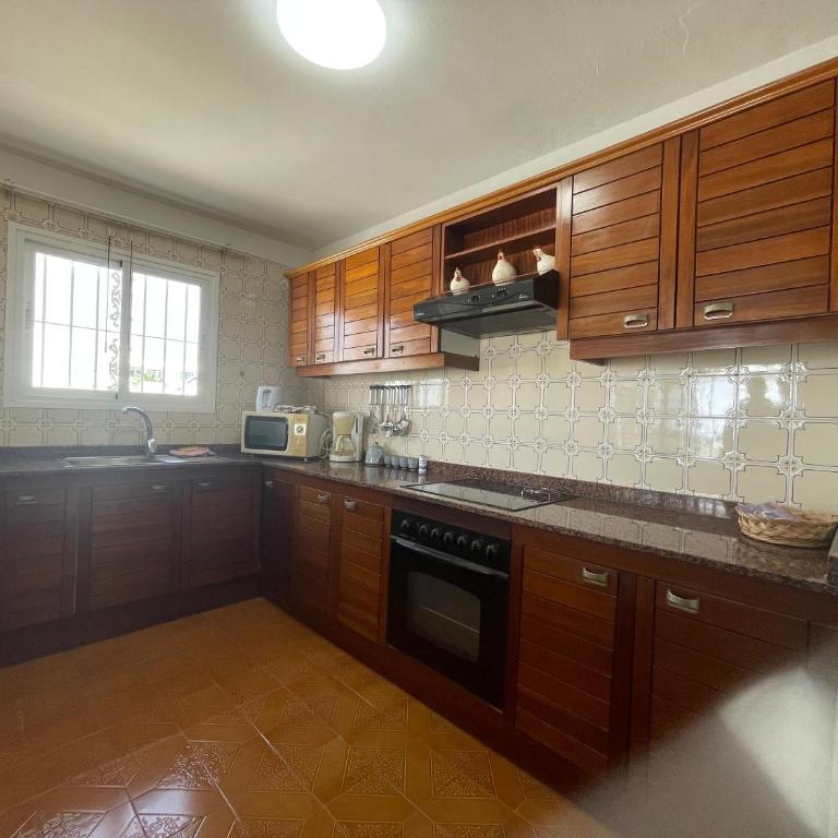 Villa Carmiña - Three-Bedroom Villa - 35
