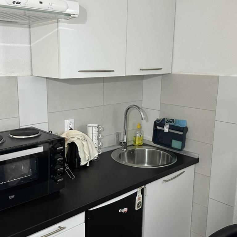 Delfin apartmani - One-Bedroom Apartment - 2
