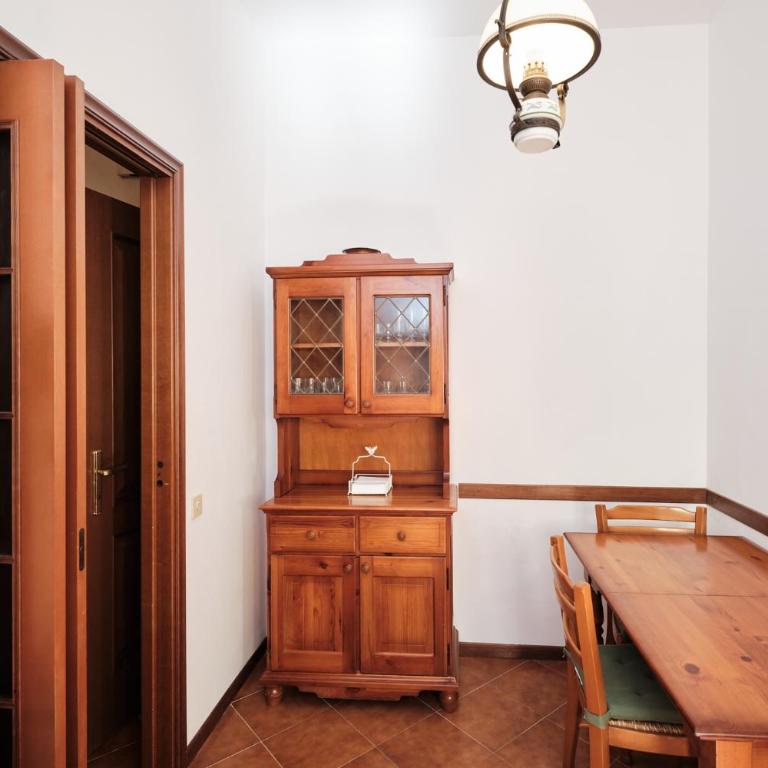 Elegante appartamento con 3 Camere da letto vicino il Centro - Three-Bedroom Apartment - 28