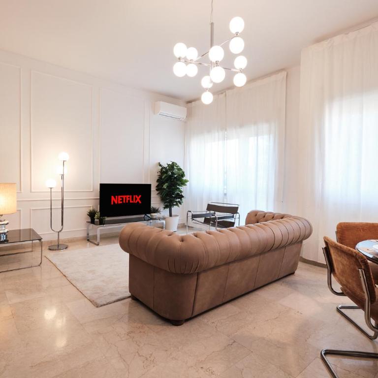 Elegante appartamento con 3 Camere da letto vicino il Centro - Three-Bedroom Apartment - 1
