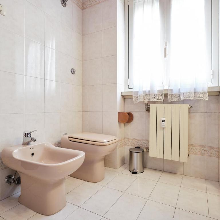Elegante appartamento con 3 Camere da letto vicino il Centro - Three-Bedroom Apartment - 25