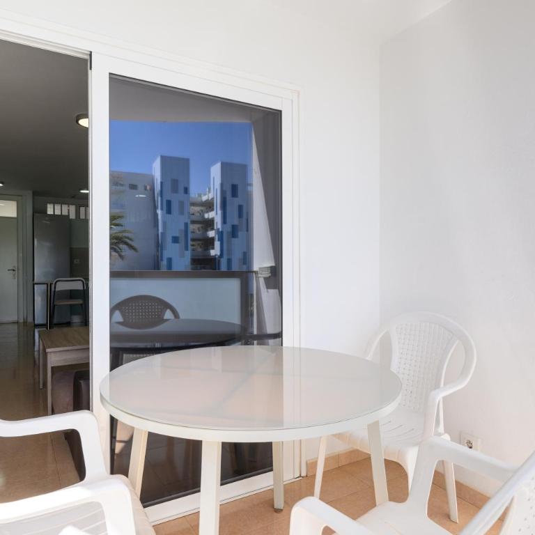 Sol y Playa III - Two-Bedroom Apartment - 27