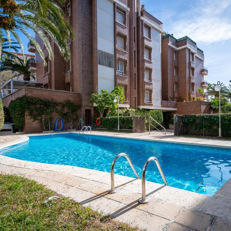 AT019 Vistas frontales de la playa, con piscina - Apartamento de 3 dormitorios - 33