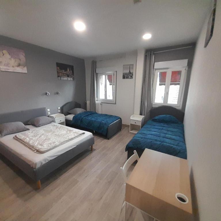 Ardenn'Hotel - Chambre Quadruple avec Salle de Bains - 1
